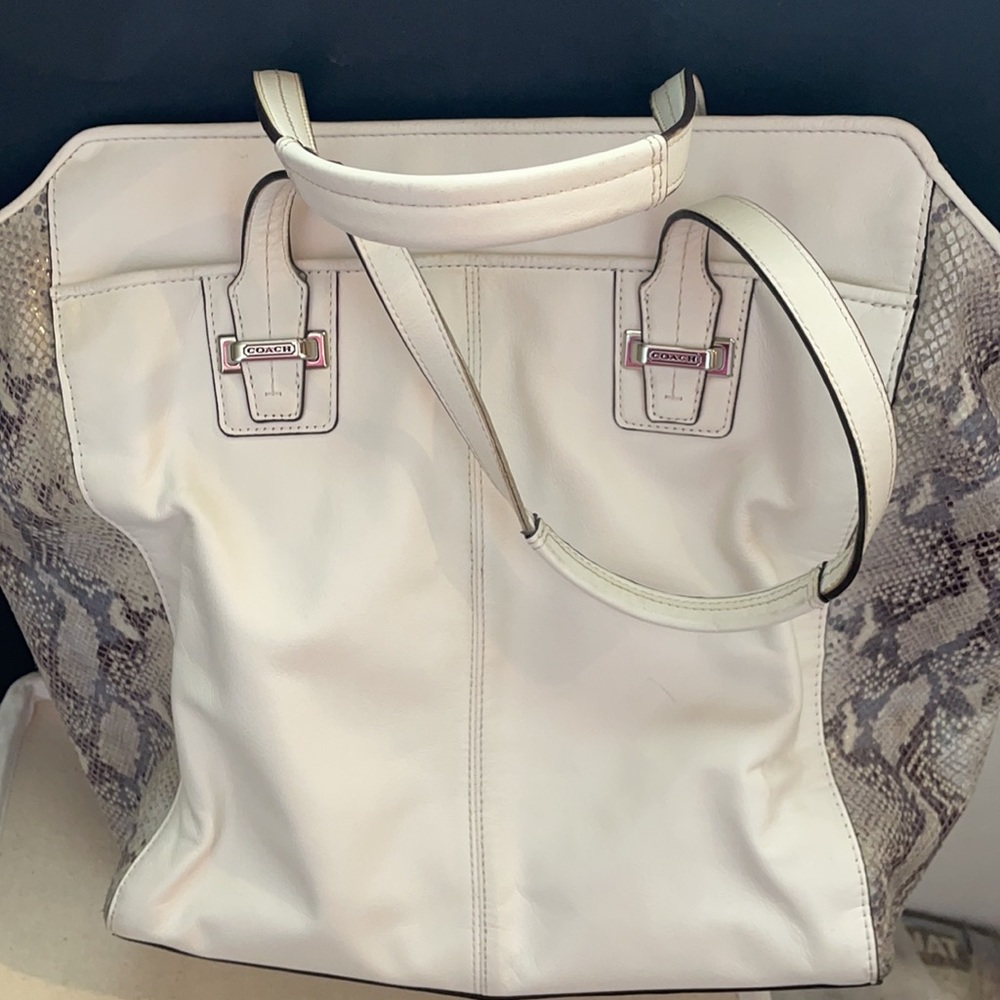 Coach leather shoulder bag white with snakeskin
